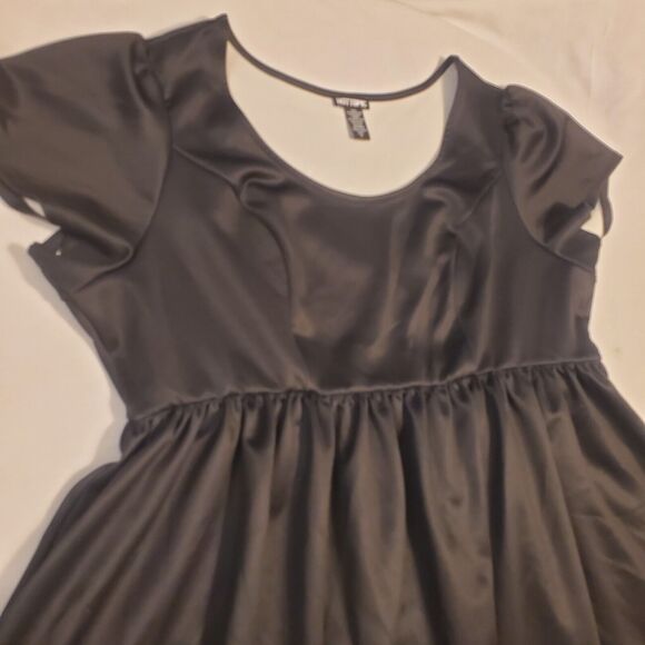 Hot Topic Mushroom Butterfly Border Babydoll Heavy Satin Dress Plus Size 4XL - Picture 6 of 14